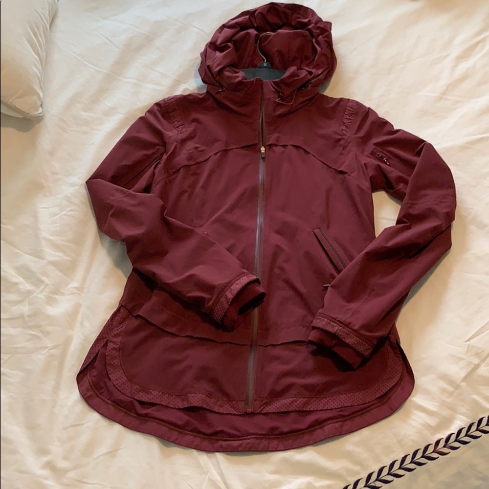 ❣️SOLD LULULEMON RAIN RUNNER RAIN WIND JACKET
